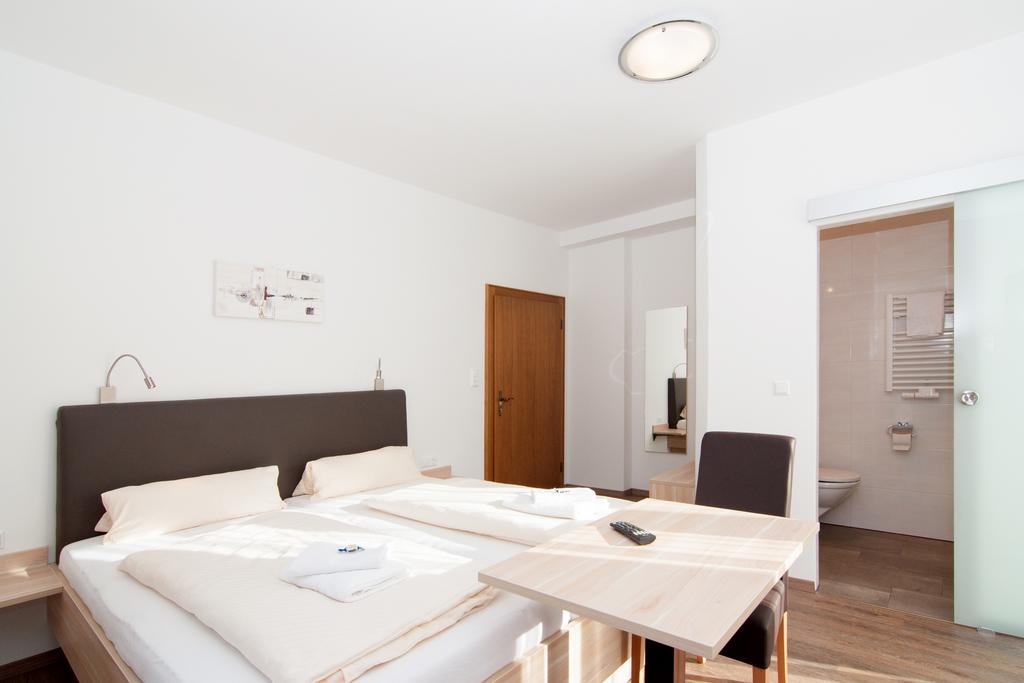 Restaurant - Pension - Café Konditorei Hassler Berg im Drautal Habitación foto